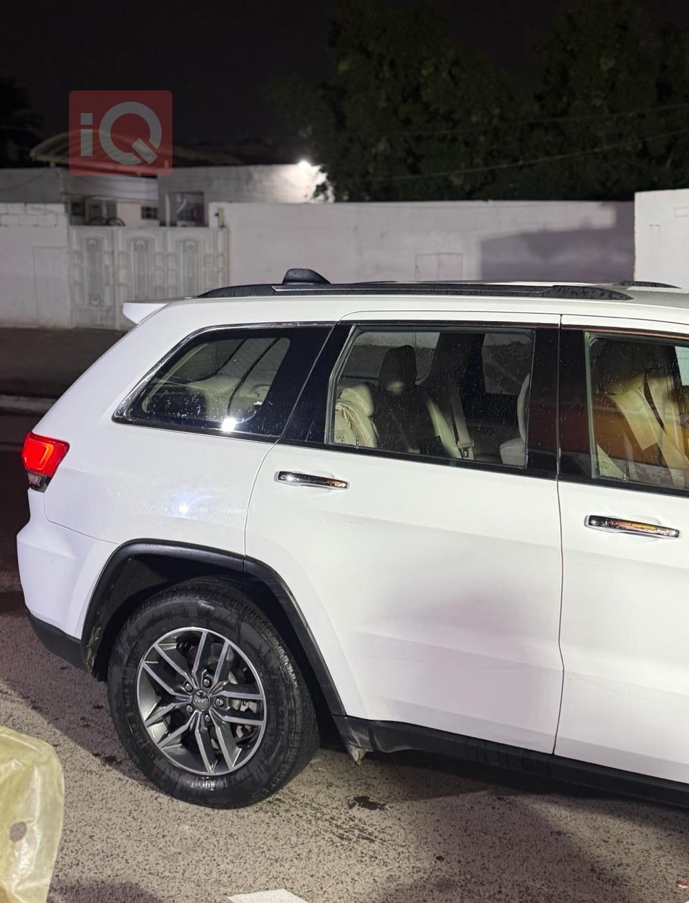 جیپ گراند شیرۆکی